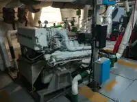 قارب طاقم للبيع