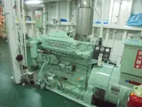 زورق دورية للبيع