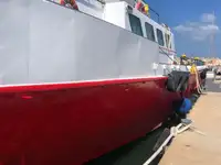 سفينة حاويات للبيع