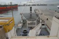 قوارب العمل للبيع