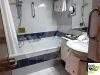 سفينة سياحية للبيع