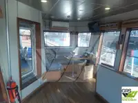 قوارب العمل للبيع