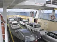 سفينة نقل بضائع بالمركبات (Ro-Ro) للبيع