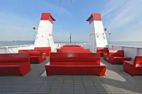 سفينة سياحية للبيع