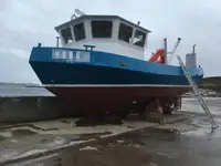 زوارق العمل للبيع