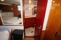 سفينة بحثية للبيع