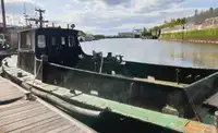 قوارب العمل للبيع