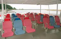 قارب مزدوج الهيكل للبيع