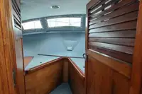 قوارب العمل للبيع