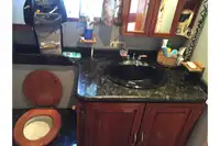 سفينة سياحية للبيع