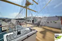 سفينه سياحيه للبيع