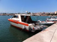 قوارب العمل للبيع