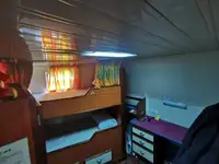 سفينة إمداد للبيع