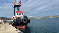 زورق السحب للبيع