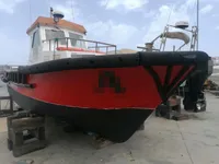 قوارب العمل للبيع