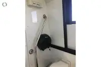 قارب مزدوج الهيكل للبيع