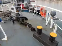قوارب العمل للبيع