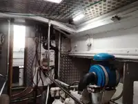 قارب طيار للبيع
