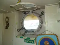 قوارب العمل للبيع