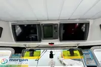 قوارب العمل للبيع