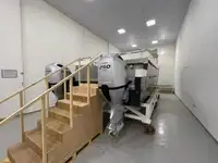 قارب مزدوج الهيكل للبيع