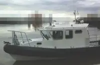قوارب العمل للبيع
