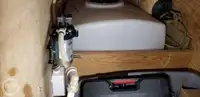قارب مزدوج الهيكل للبيع