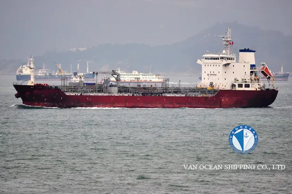 Oil/Chemical tanker for sale