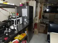 سفينة بحثية للبيع