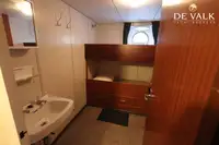 فندق عائم للبيع