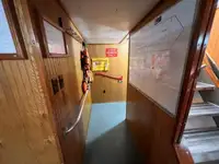 قارب طاقم للبيع