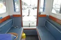 قوارب العمل للبيع
