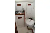 قوارب العمل للبيع
