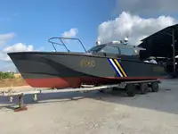 زورق دورية للبيع