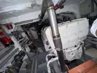 قارب مزدوج الهيكل للبيع