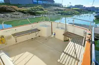 قوارب العمل للبيع
