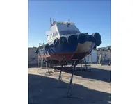 قوارب العمل للبيع