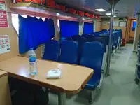 قارب طاقم للبيع