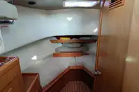 قوارب العمل للبيع