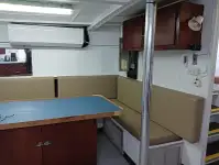 سفينة حاويات للبيع