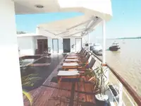 سفينة سياحية للبيع