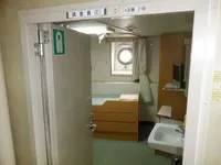 سفينة بحثية للبيع