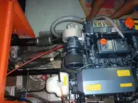 قوارب العمل للبيع