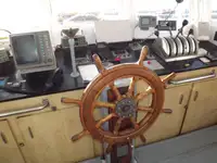 زورق السحب للبيع