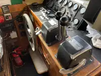قارب طيار للبيع