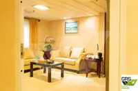 سفينة سياحية للبيع