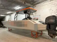 قارب مطاطي صلب للبيع