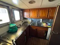 سفينة حاويات للبيع