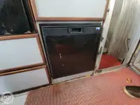 قارب نجاة للبيع