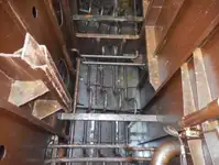 قوارب العمل للبيع